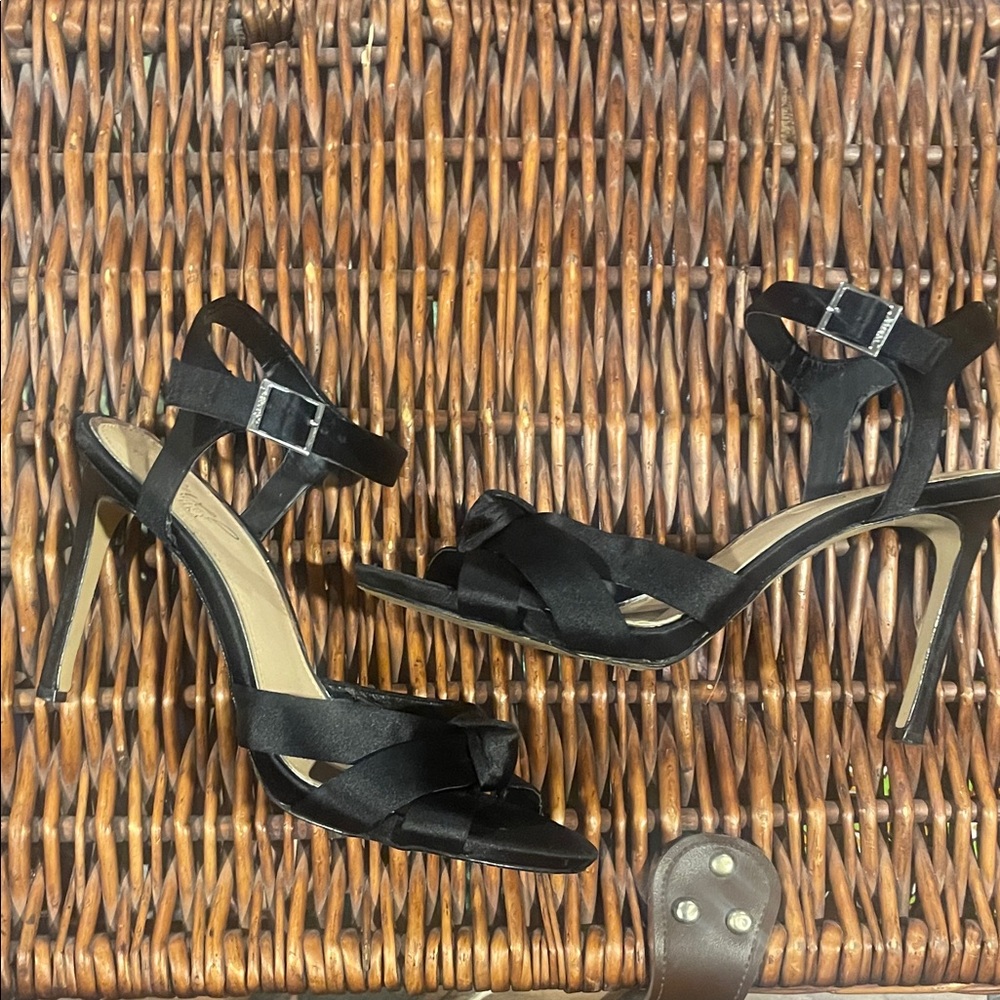 Badgley Mischka Black Satin Knotted Ankle-Strap Heels
